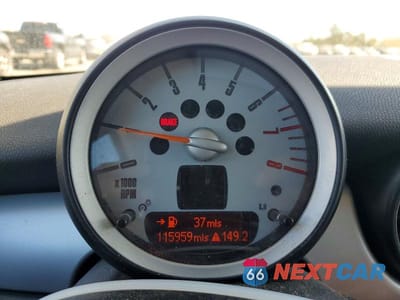 Zdjęcie 9 z 13 samochodu: 2009 MINI COOPER VIN:WMWMF33579TU70382 - miniatura