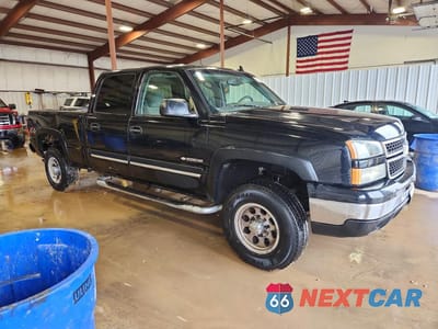 Czwarte zdjęcie samochodu z boku: 2006 CHEVROLET SILVERADO K1500 HEAVY DUTY VIN:1GCGK13UX6F101176 - miniatura