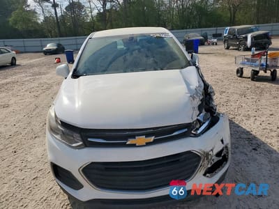 Piąte zdjęcie samochodu w środku: 2019 CHEVROLET TRAX LS VIN:3GNCJKSB8KL125183 - miniatura