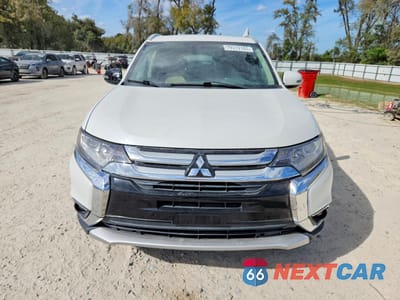 Piąte zdjęcie samochodu w środku: 2017 MITSUBISHI OUTLANDER SE VIN:JA4AD3A33HZ037189 - miniatura