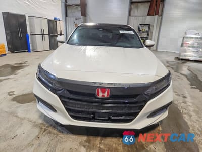 Piąte zdjęcie samochodu w środku: 2019 HONDA ACCORD SPORT VIN:1HGCV1F33KA159549 - miniatura