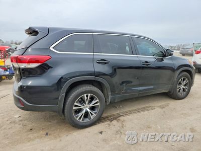 Trzecie zdjęcie samochodu z tyłu: 2017 TOYOTA HIGHLANDER LE VIN:5TDBZRFH6HS431516 - miniatura
