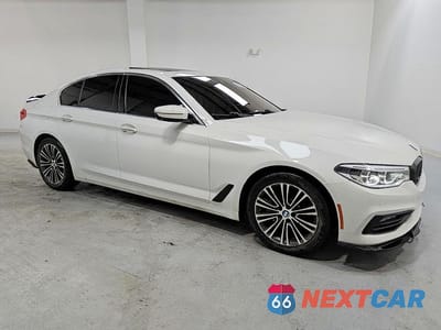 Czwarte zdjęcie samochodu z boku: 2017 BMW 540 XI VIN:WBAJE7C3XHWA03436 - miniatura