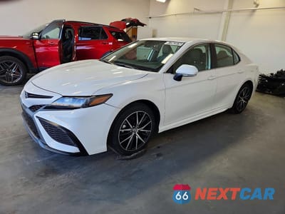 2024 TOYOTA CAMRY SE 4T1G11AK1RU904913 - główne zdjęcie licytacji z USA - miniatura