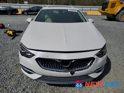 Piąte zdjęcie samochodu w środku: 2018 BUICK REGAL VIN:W04GP6SX5J1158962 - miniatura