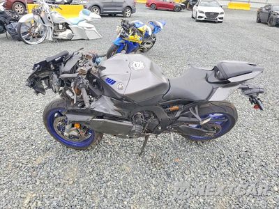 Trzecie zdjęcie samochodu z tyłu: 2025 YAMAHA YZF890 VIN:JYARNA3E4SA000758 - miniatura