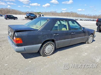 Trzecie zdjęcie samochodu z tyłu: 1993 MERCEDES-BENZ 300 E 2.8 VIN:WDBEA28E9PC009981 - miniatura