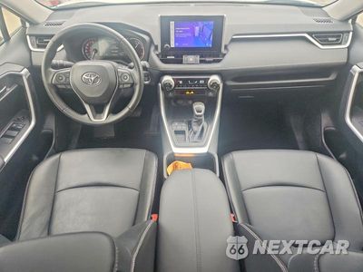 Zdjęcie 8 z 13 samochodu: 2023 TOYOTA RAV4 XLE PREMIUM VIN:JTMC1RFV2PD112285 - miniatura
