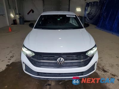 Piąte zdjęcie samochodu w środku: 2024 VOLKSWAGEN JETTA SPORT VIN:3VWBM7BU9RM025945 - miniatura