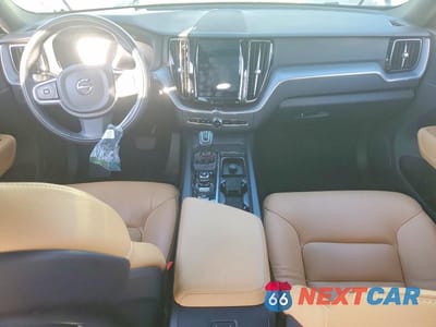 Zdjęcie 8 z 11 samochodu: 2020 VOLVO XC60 T5 MOMENTUM VIN:YV4102RK0L1565347 - miniatura
