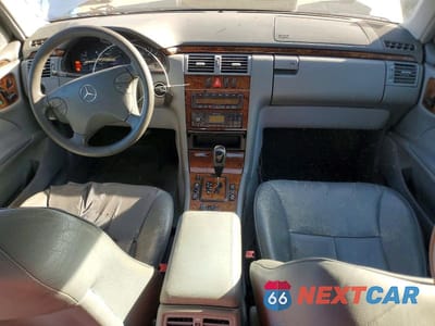 Zdjęcie 8 z 11 samochodu: 2001 MERCEDES-BENZ E 320 VIN:WDBJF65J61B277103 - miniatura