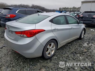 Trzecie zdjęcie samochodu z tyłu: 2013 HYUNDAI ELANTRA GLS VIN:5NPDH4AE3DH256377 - miniatura