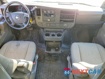 Zdjęcie 8 z 13 samochodu: 2022 CHEVROLET EXPRESS 2500 CARGO DELIVERY VAN VIN:1GCWGAFP9N1183030 - miniatura