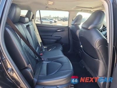 Zdjęcie 11 z 12 samochodu: 2021 TOYOTA HIGHLANDER XLE VIN:5TDGZRBH3MS536326 - miniatura