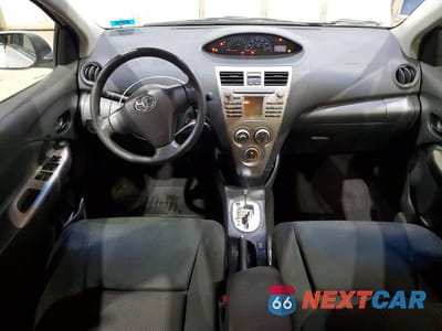 Zdjęcie 8 z 13 samochodu: 2010 TOYOTA YARIS BASE VIN:JTDBT4K31A1354006 - miniatura