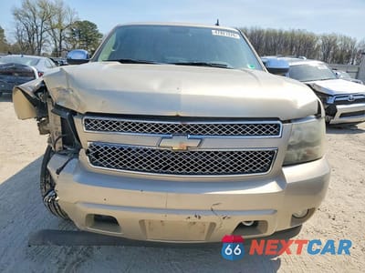 Piąte zdjęcie samochodu w środku: 2011 CHEVROLET TAHOE K1500 LTZ VIN:1GNSKCE0XBR187525 - miniatura