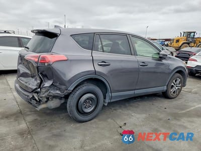 Trzecie zdjęcie samochodu z tyłu: 2017 TOYOTA RAV4 LE VIN:JTMZFREV7HJ721260 - miniatura