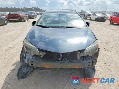 Piąte zdjęcie samochodu w środku: 2017 TOYOTA COROLLA LE VIN:5YFBURHE1HP684639 - miniatura