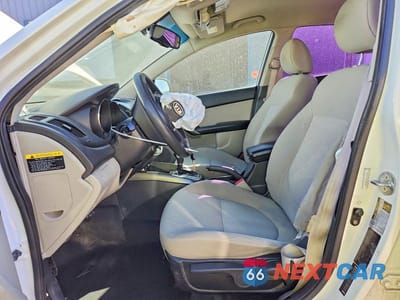 Zdjęcie 7 z 11 samochodu: 2013 KIA FORTE EX VIN:KNAFU4A27D5718298 - miniatura