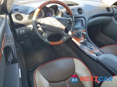 Zdjęcie 8 z 11 samochodu: 2005 MERCEDES-BENZ SL 500 VIN:WDBSK75FX5F102952 - miniatura
