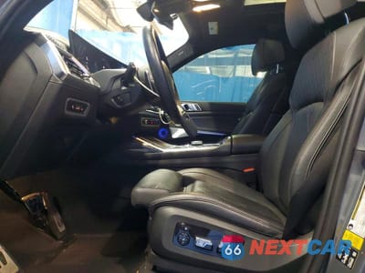 Zdjęcie 7 z 13 samochodu: 2024 BMW X7 M60I VIN:5UX33EM09R9T70057 - miniatura