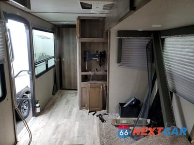 Zdjęcie 6 z 10 samochodu: 2018 KEYSTONE SPRINTER VIN:4YDT29F23J1531593 - miniatura
