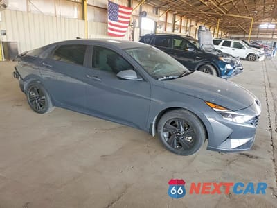 Czwarte zdjęcie samochodu z boku: 2023 HYUNDAI ELANTRA SEL VIN:KMHLM4AG7PU627992 - miniatura