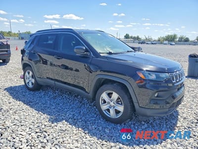Czwarte zdjęcie samochodu z boku: 2022 JEEP COMPASS LATITUDE VIN:3C4NJCBB5NT214446 - miniatura