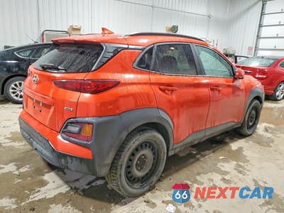 Trzecie zdjęcie samochodu z tyłu: 2020 HYUNDAI KONA SEL PLUS VIN:KM8K6CAA3LU523537 - miniatura