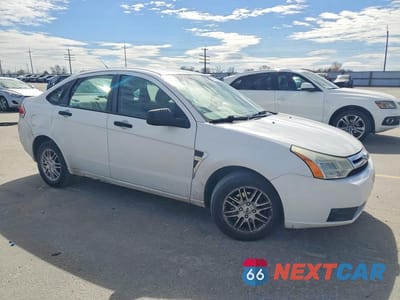 Czwarte zdjęcie samochodu z boku: 2008 FORD FOCUS SE VIN:1FAHP35N78W128450 - miniatura