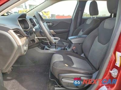 Zdjęcie 7 z 12 samochodu: 2017 JEEP CHEROKEE SPORT VIN:1C4PJLABXHW653411 - miniatura