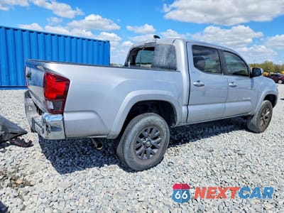 Trzecie zdjęcie samochodu z tyłu: 2021 TOYOTA TACOMA SR5 V6 VIN:3TMAZ5CNXMM144818 - miniatura