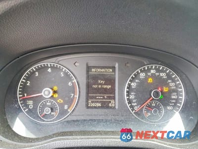 Zdjęcie 9 z 11 samochodu: 2014 VOLKSWAGEN PASSAT SE VIN:1VWBT7A38EC097470 - miniatura