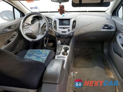 Zdjęcie 8 z 12 samochodu: 2018 CHEVROLET CRUZE LS VIN:1G1BC5SM3J7115786 - miniatura