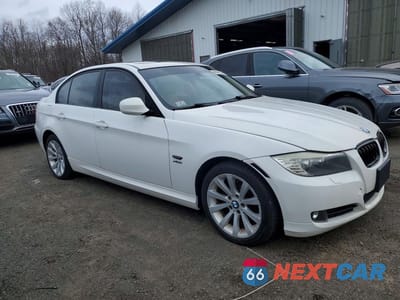 Czwarte zdjęcie samochodu z boku: 2011 BMW 328 XI SULEV VIN:WBAPK5C58BA654722 - miniatura