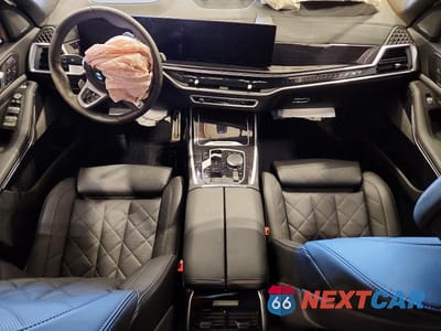 Zdjęcie 8 z 13 samochodu: 2025 BMW X7 XDRIVE40I VIN:5UX23EM02S9Z45441 - miniatura