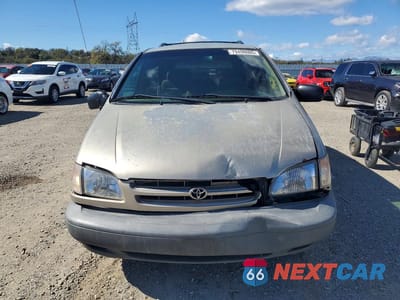 Piąte zdjęcie samochodu w środku: 2000 TOYOTA SIENNA LE VIN:4T3ZF13C5YU254666 - miniatura