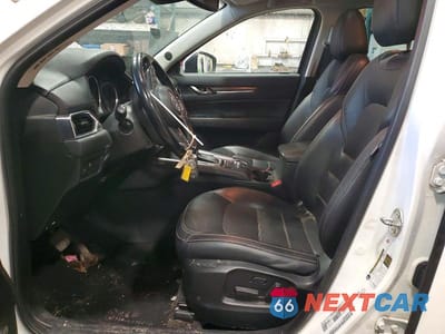 Zdjęcie 7 z 13 samochodu: 2018 MAZDA CX-5 GRAND TOURING VIN:JM3KFBDM4J0316137 - miniatura