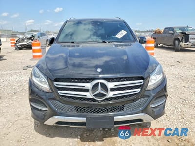 Piąte zdjęcie samochodu w środku: 2017 MERCEDES-BENZ GLE 350 4MATIC VIN:4JGDA5HB2HA845144 - miniatura