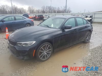 2019 BMW 330XI WBA5R7C57KAE82636 - główne zdjęcie licytacji z USA - miniatura