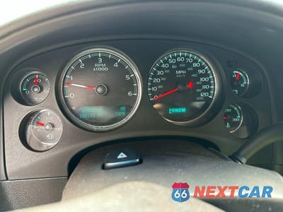 Zdjęcie 8 z 13 samochodu: 2013 CHEVROLET SUBURBAN K1500 LT VIN:1GNSKJE78DR138778 - miniatura