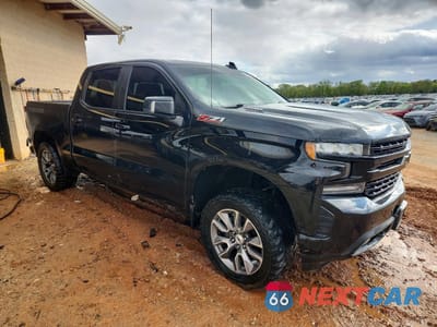 Czwarte zdjęcie samochodu z boku: 2020 CHEVROLET SILVERADO K1500 RST VIN:1GCUYEET6LZ343387 - miniatura