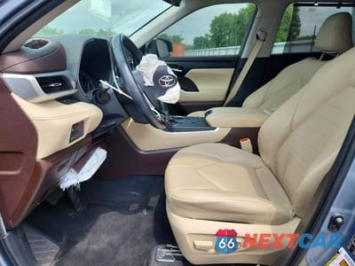 Zdjęcie 7 z 14 samochodu: 2020 TOYOTA HIGHLANDER XLE VIN:5TDGZRAHXLS005348 - miniatura