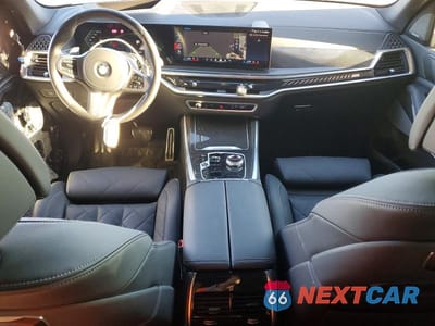 Zdjęcie 8 z 14 samochodu: 2025 BMW X5 M60I VIN:5UX33EU03S9X07151 - miniatura
