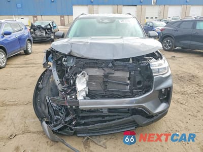 Piąte zdjęcie samochodu w środku: 2025 FORD EXPLORER ACTIVE VIN:1FMUK8DH4SGC10021 - miniatura