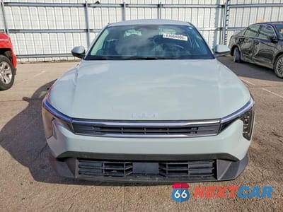 Piąte zdjęcie samochodu w środku: 2025 KIA K4 LXS VIN:3KPFT4DEXSE236566 - miniatura