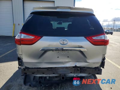 Zdjęcie 6 z 14 samochodu: 2019 TOYOTA SIENNA VIN:5TDYZ3DC6KS988173 - miniatura