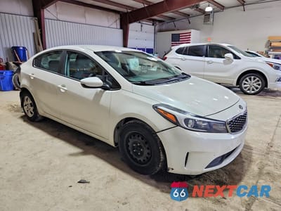 Czwarte zdjęcie samochodu z boku: 2017 KIA FORTE LX VIN:3KPFL4A74HE039942 - miniatura