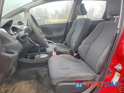 Zdjęcie 7 z 13 samochodu: 2013 HONDA FIT VIN:JHMGE8H35DC024973 - miniatura