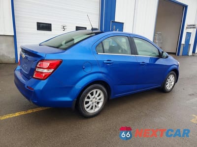 Trzecie zdjęcie samochodu z tyłu: 2018 CHEVROLET SONIC LT VIN:1G1JD5SH0J4130453 - miniatura
